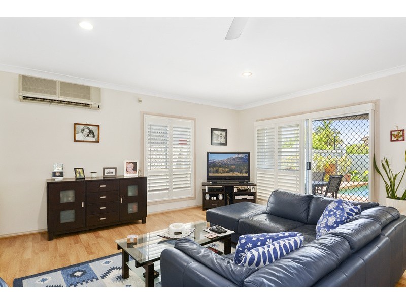 18 Cayman Drive, Clear Island Waters QLD 4226