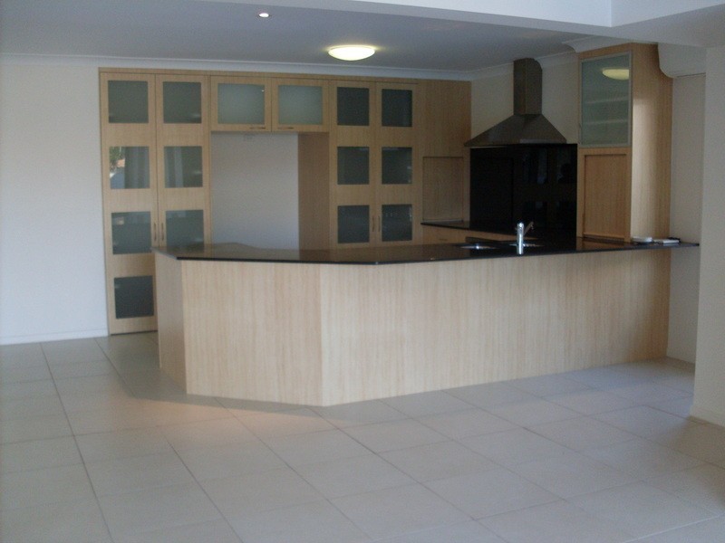 76 Boomerang Crescent, Sorrento QLD 4217