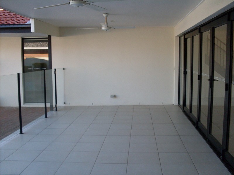 76 Boomerang Crescent, Sorrento QLD 4217
