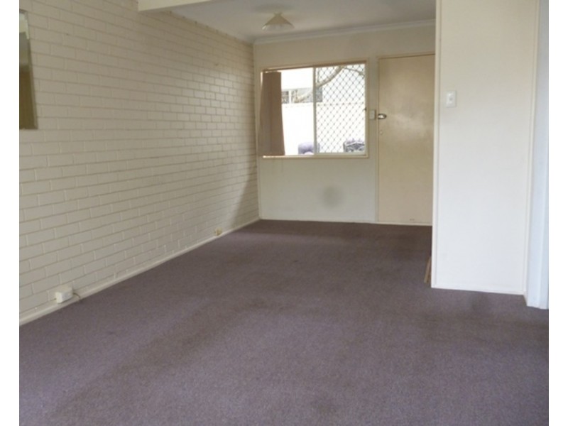 2/250 Stanhill Drive, Chevron Island QLD 4217