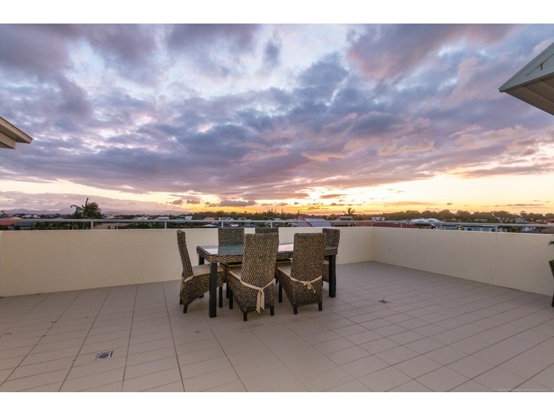 67 Commodore Drive, Surfers Paradise QLD 4217