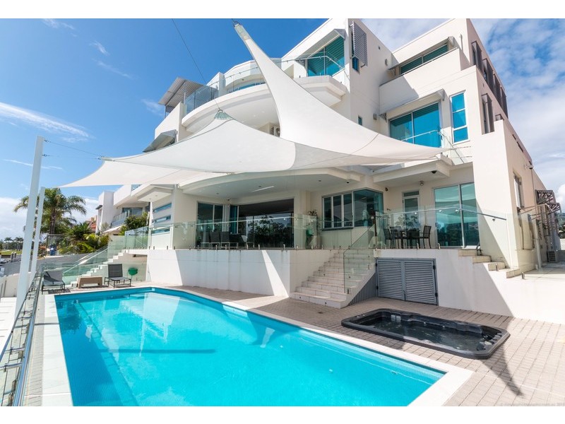 67 Commodore Drive, Surfers Paradise QLD 4217