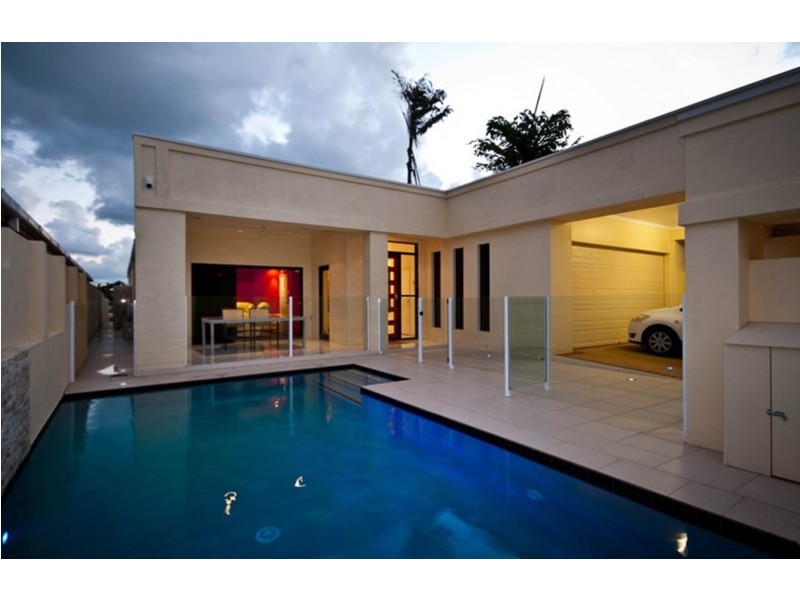 33 Paradise Island, Surfers Paradise QLD 4217