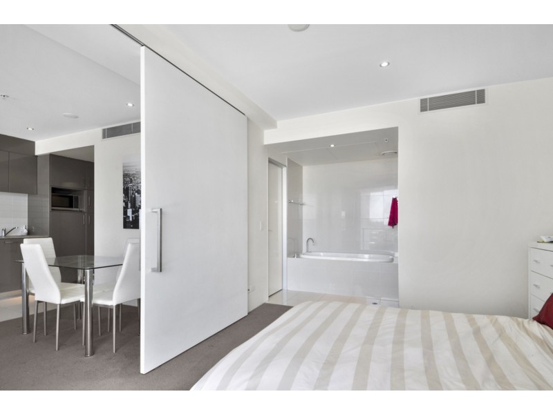 Avalon/4 Wahroonga Place, Surfers Paradise QLD 4217