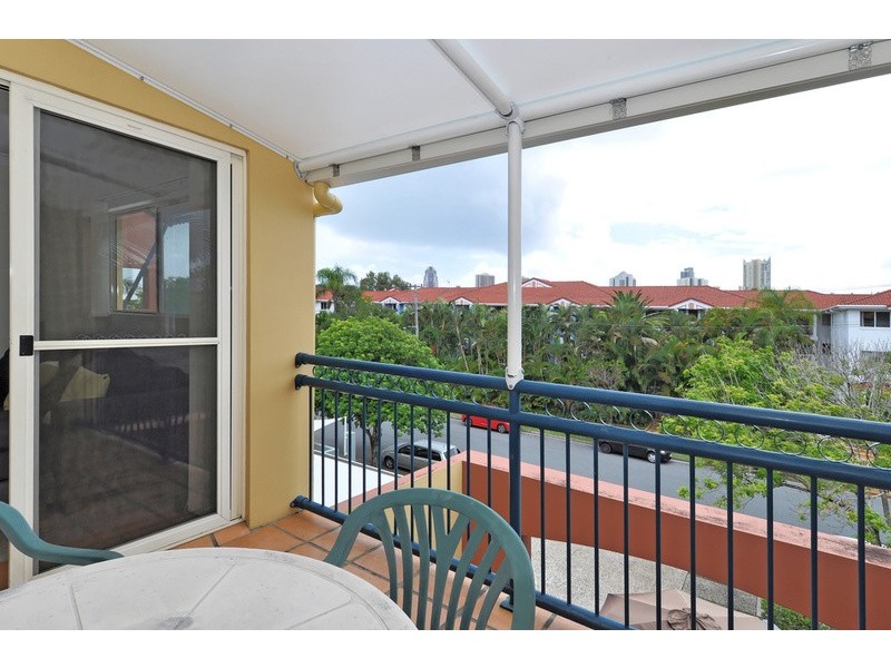 10-14 Purli Street, Surfers Paradise QLD 4217