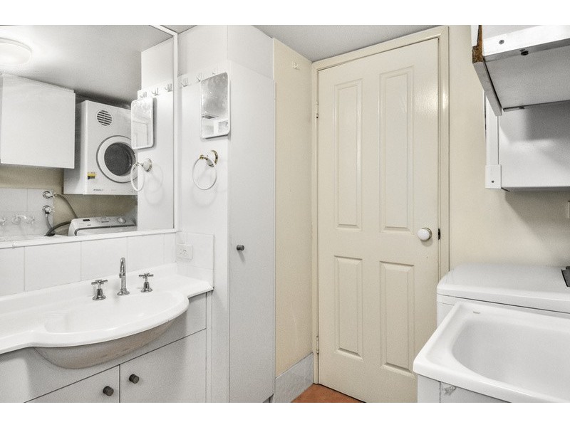 10-14 Purli Street, Surfers Paradise QLD 4217