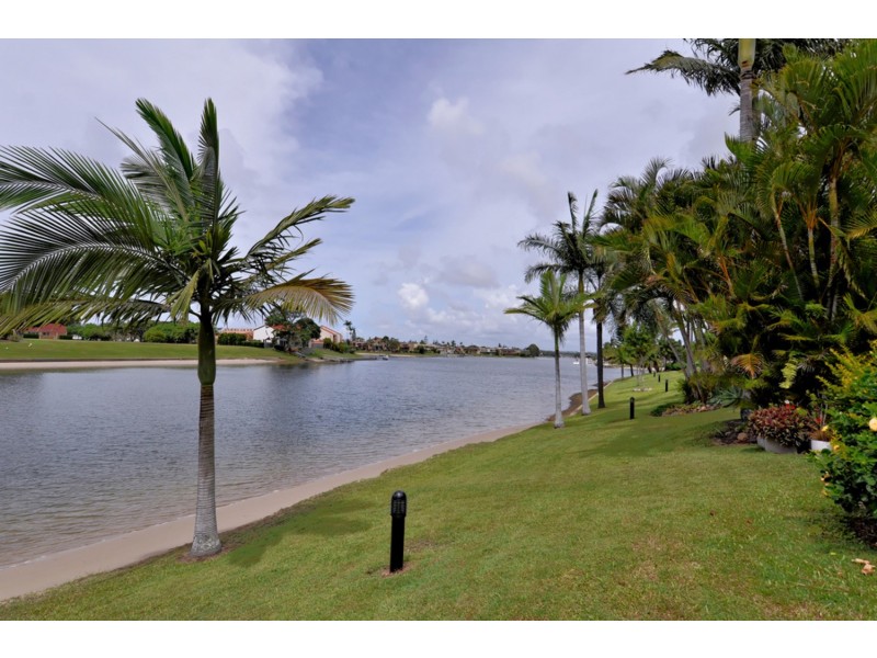 Pacific Keys /50 Hooker Boulevard, Mermaid Waters QLD 4218