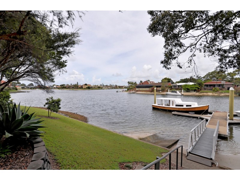 Pacific Keys /50 Hooker Boulevard, Mermaid Waters QLD 4218