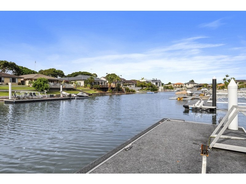 10 Boomerang Crescent, Sorrento QLD 4217