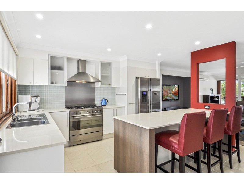 10 Boomerang Crescent, Sorrento QLD 4217