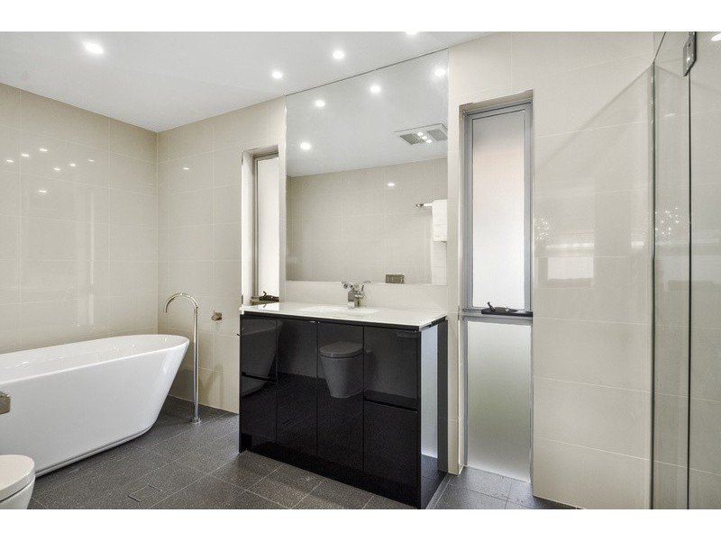 10 Boomerang Crescent, Sorrento QLD 4217