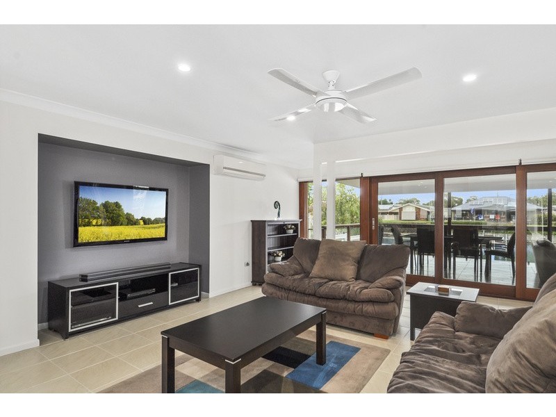 10 Boomerang Crescent, Sorrento QLD 4217