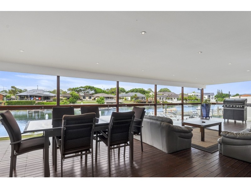 10 Boomerang Crescent, Sorrento QLD 4217