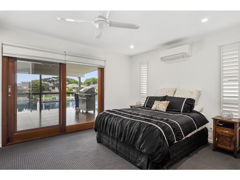 10 Boomerang Crescent, Sorrento QLD 4217