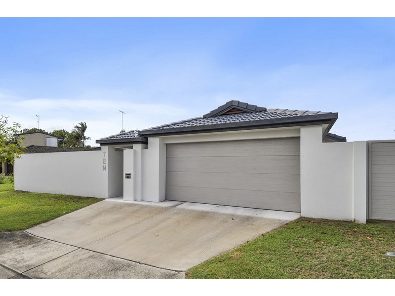 10 Boomerang Crescent, Sorrento QLD 4217