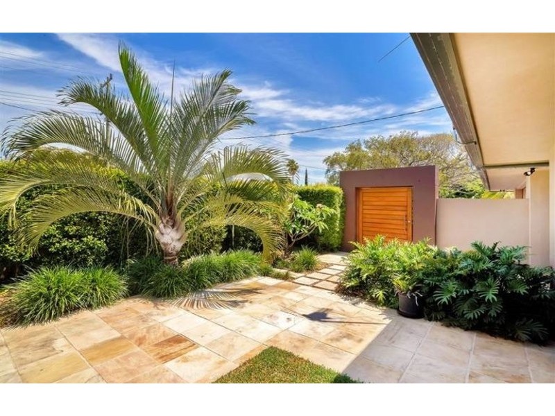 5 Binda Place, Sorrento QLD 4217