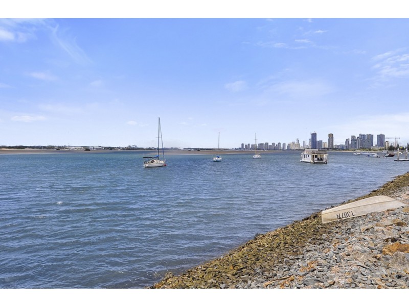 34/318 Marine Parade, Labrador QLD 4215