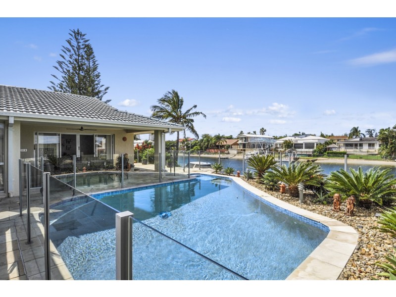 44 Gretel Drive, Mermaid Waters QLD 4218