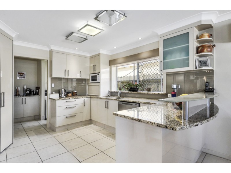 44 Gretel Drive, Mermaid Waters QLD 4218