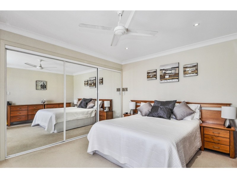 44 Gretel Drive, Mermaid Waters QLD 4218