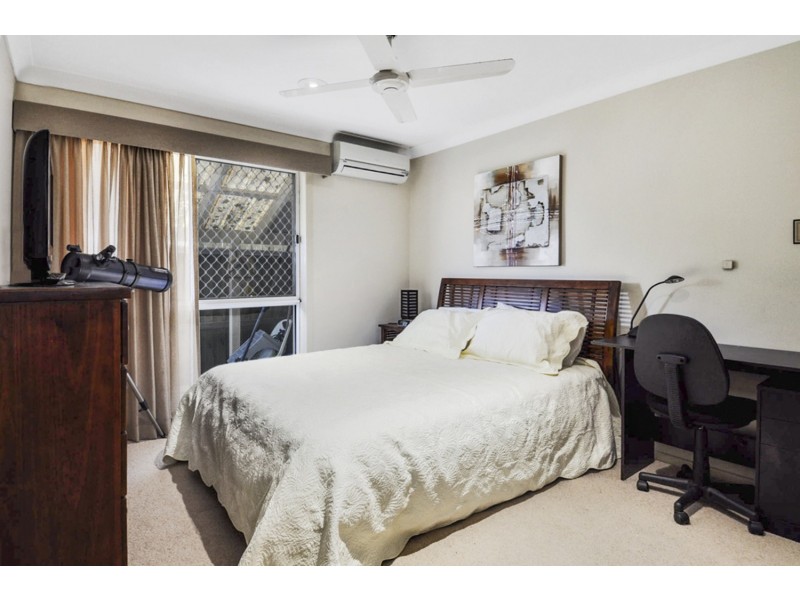 44 Gretel Drive, Mermaid Waters QLD 4218