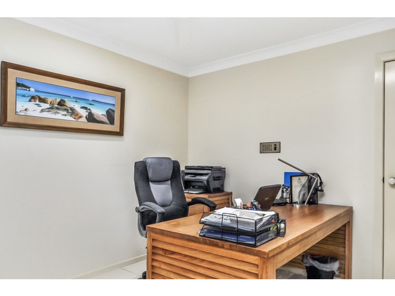 44 Gretel Drive, Mermaid Waters QLD 4218