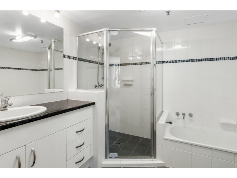 Acapulco/4 Thornton Street, Surfers Paradise QLD 4217