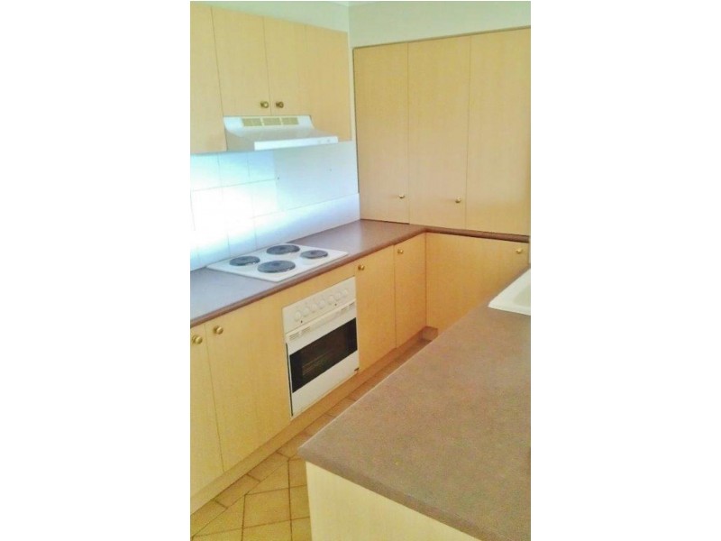 7/27 Chester Terrace, Southport QLD 4215