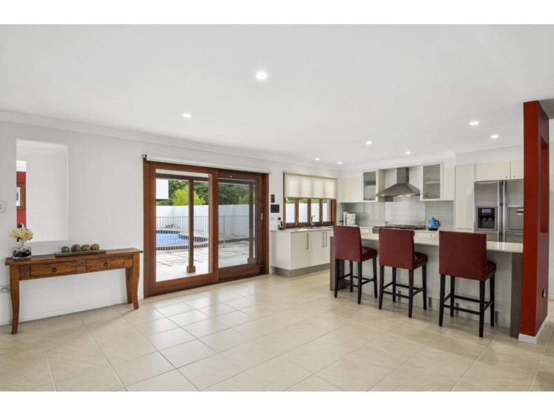 10 Boomerang Crescent, Sorrento QLD 4217