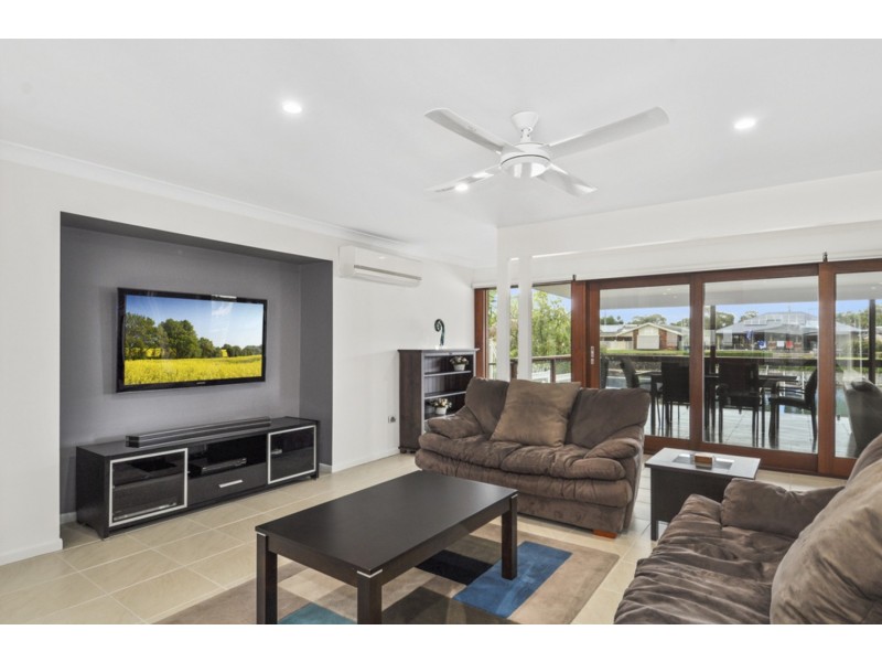 10 Boomerang Crescent, Sorrento QLD 4217
