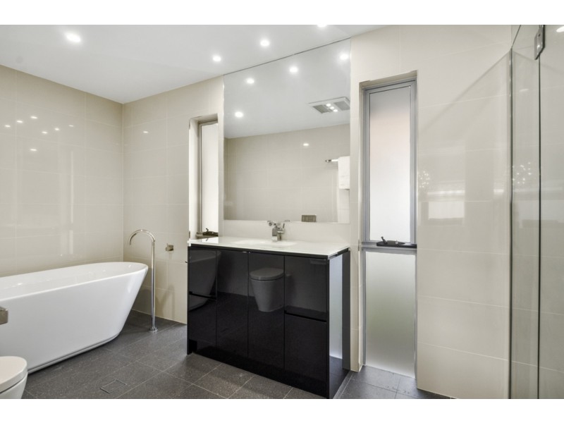 10 Boomerang Crescent, Sorrento QLD 4217