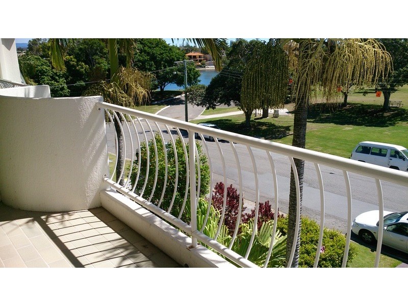 17 Genoa Street, Surfers Paradise QLD 4217