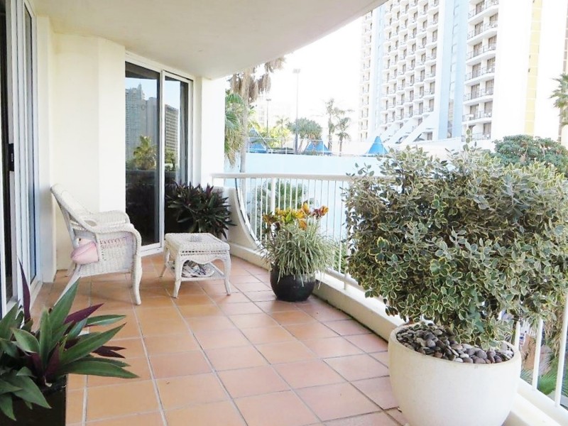 Moroccan Elkhorn /7 Elkhorn Avenue, Surfers Paradise QLD 4217