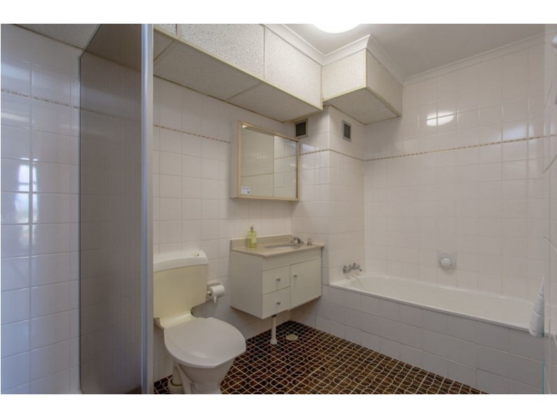 33 Thornton Street, Surfers Paradise QLD 4217