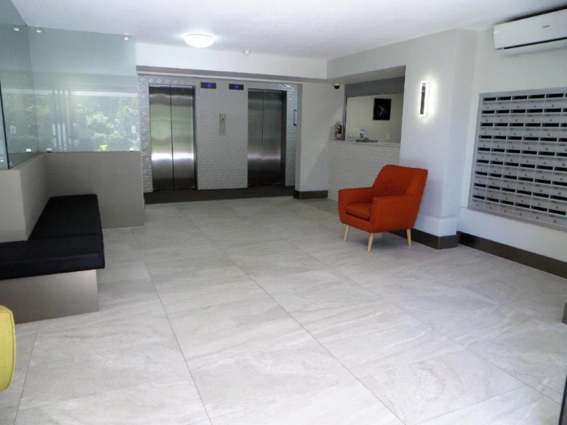 Surfers Beachside/10 Vista Street, Surfers Paradise QLD 4217