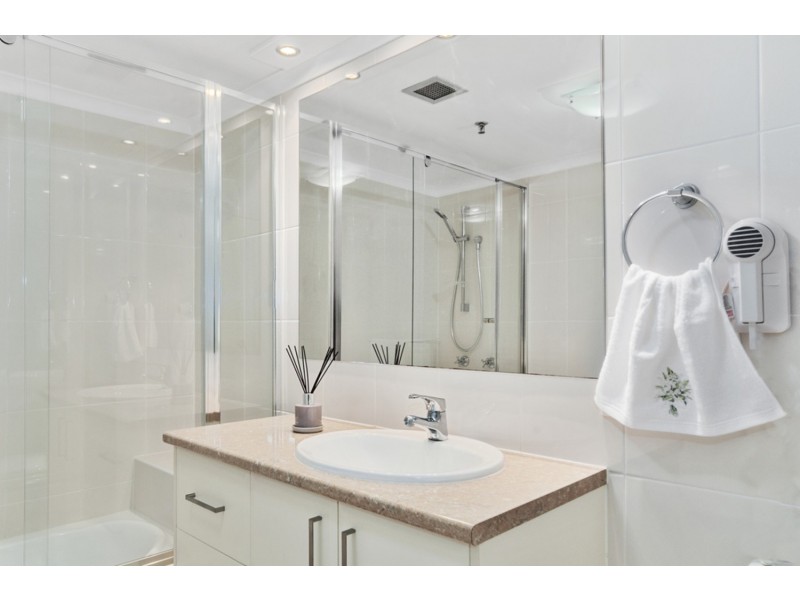 Aegean/30  Laycock Street, Surfers Paradise QLD 4217