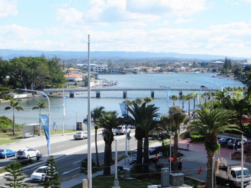 Alexander/2943 Gold Coast Highway, Surfers Paradise QLD 4217