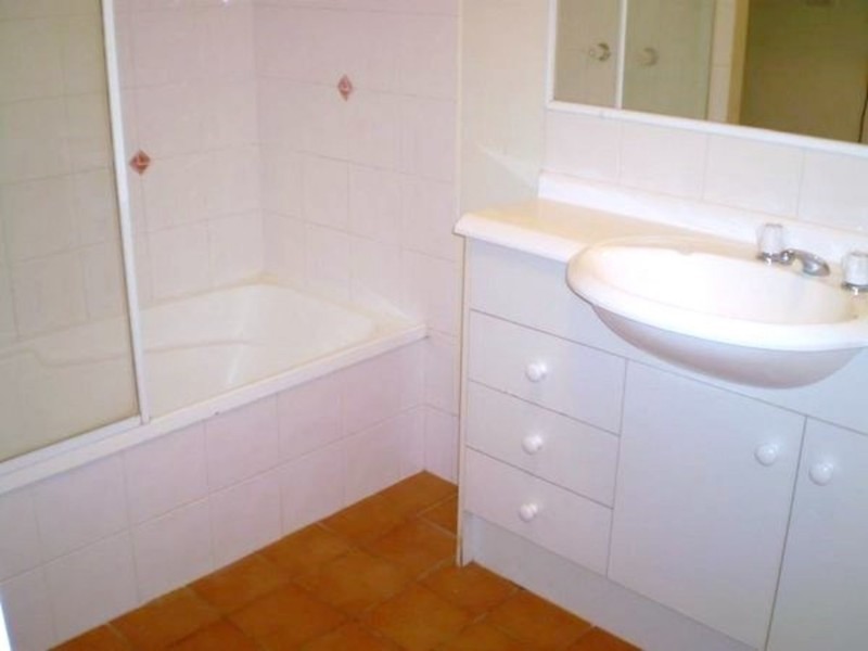 45 Pohlman Street, Southport QLD 4215