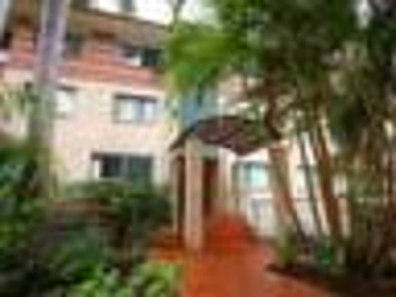 45 Pohlman Street, Southport QLD 4215