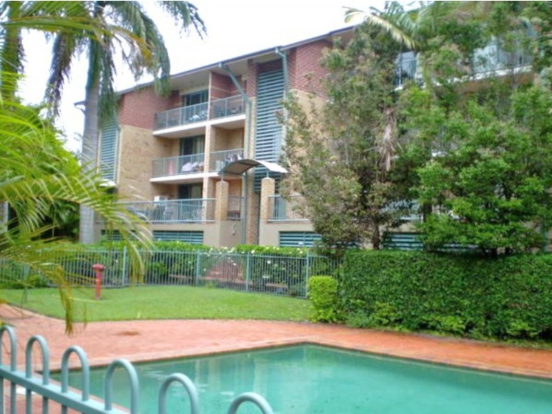 45 Pohlman Street, Southport QLD 4215