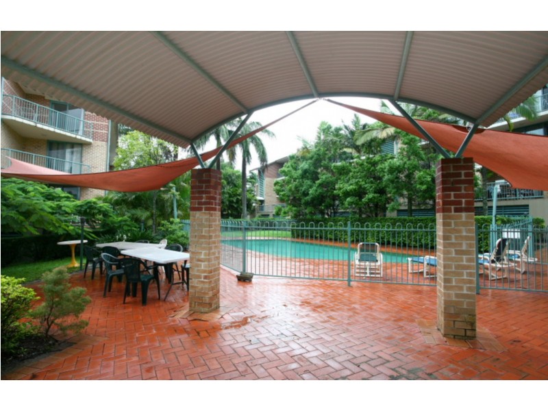 45 Pohlman Street, Southport QLD 4215