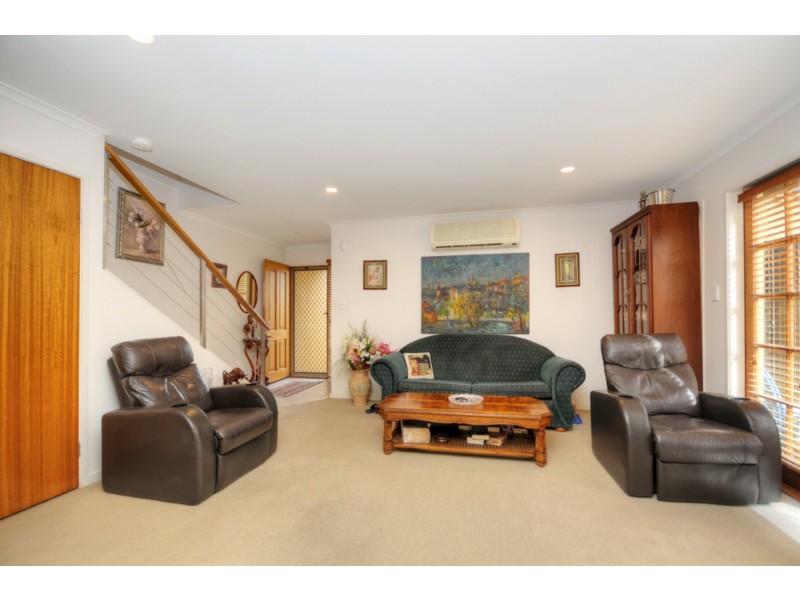 1/93 Eugaree Street, Southport QLD 4215