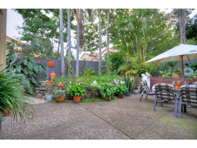 1/93 Eugaree Street, Southport QLD 4215