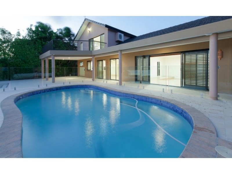 17 Donegal Crescent, Sorrento QLD 4217