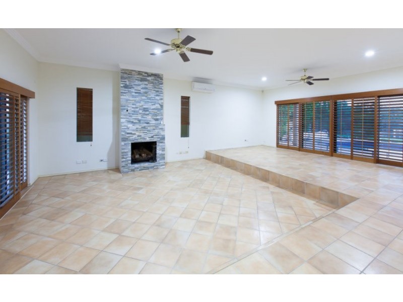 17 Donegal Crescent, Sorrento QLD 4217