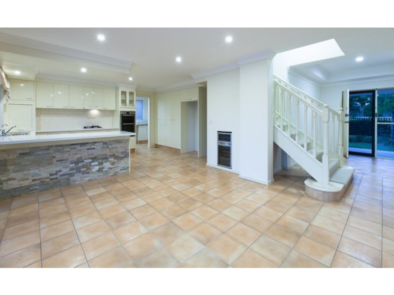 17 Donegal Crescent, Sorrento QLD 4217