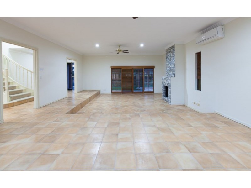 17 Donegal Crescent, Sorrento QLD 4217