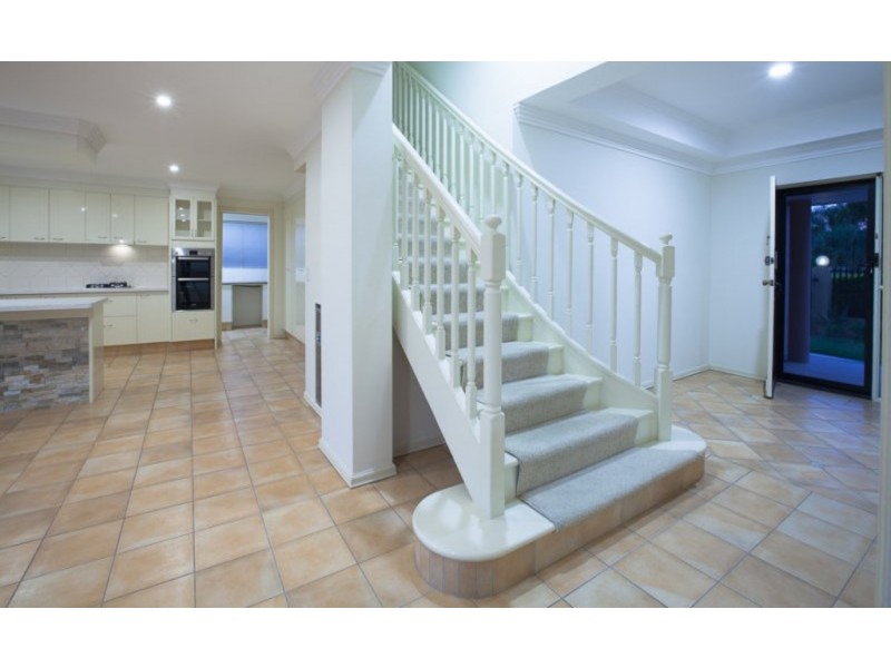 17 Donegal Crescent, Sorrento QLD 4217