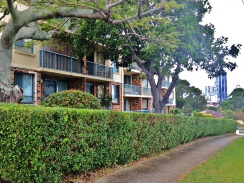 9 Tweed Street, Southport QLD 4215