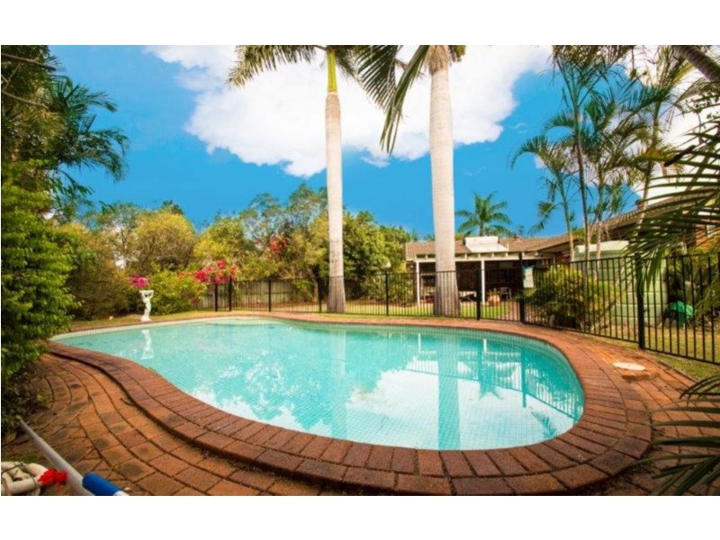 6 Langford Court, Mermaid Waters QLD 4218